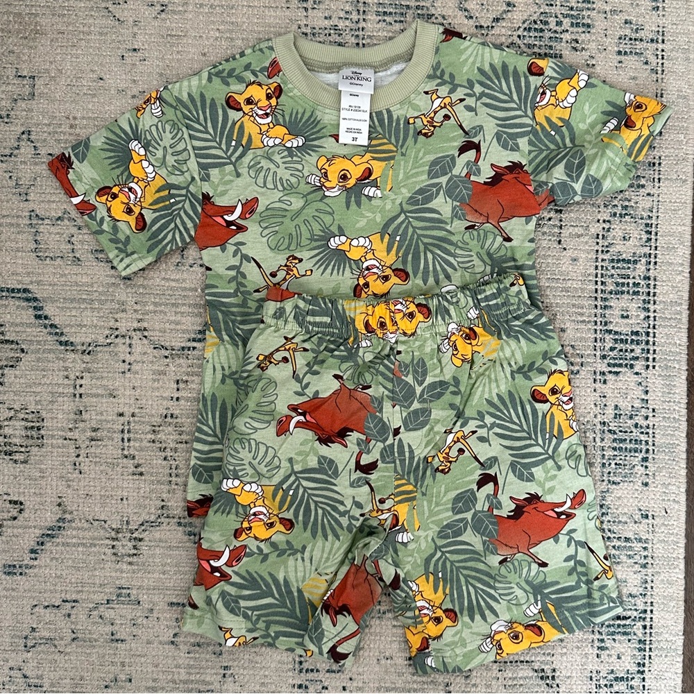 NWOT Disney Lion King outfit